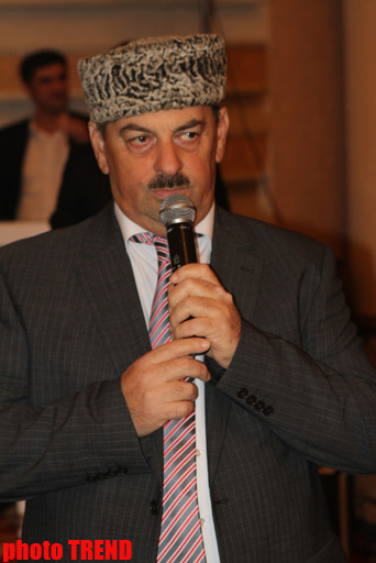 Emil Bədəlov ilin toyunu çaldırdı (FOTO)
